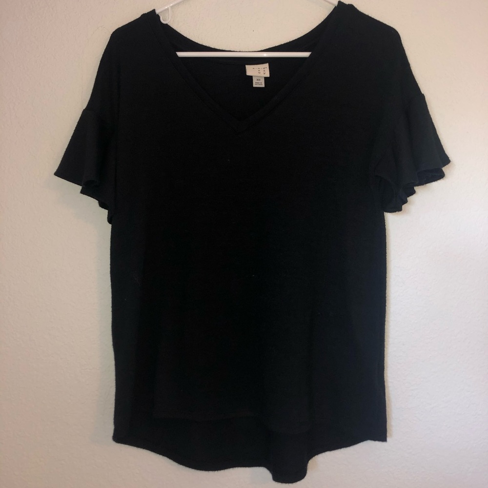 A•N•D E A W Y- black v-neck tee shirt
